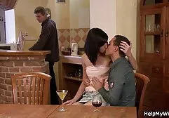 Natalia ร้องไห้กับสามีของเธอเป็นเพื่อนกัน วีดีโอ โป้ ยี่ ปุ่ น